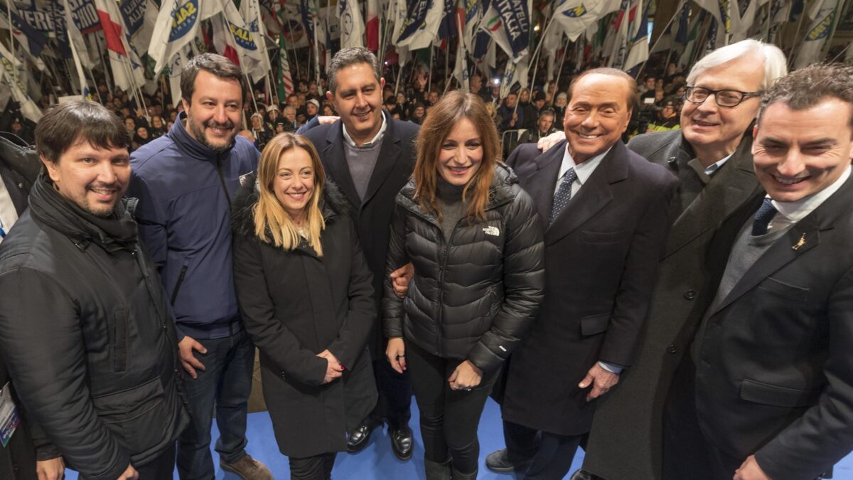 Il centrodestra sente aria di vittoria e serra le fila per sfrattare la Ditta