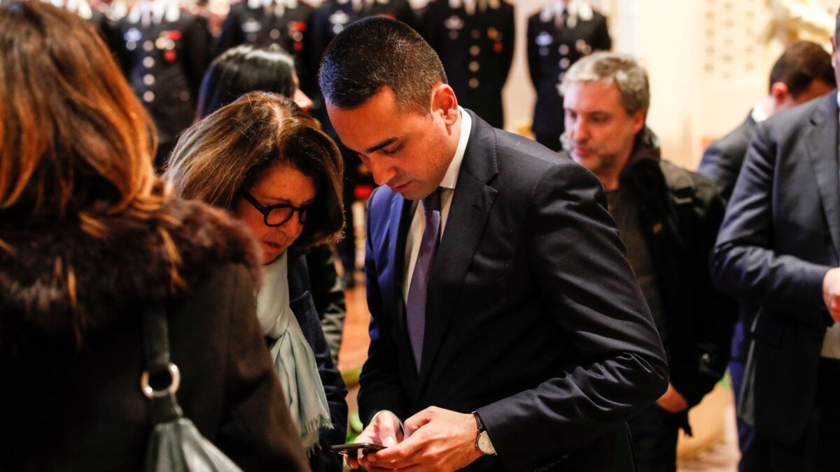 Da primo partito all’inconsistenza. Di Maio scampa il collasso del M5s