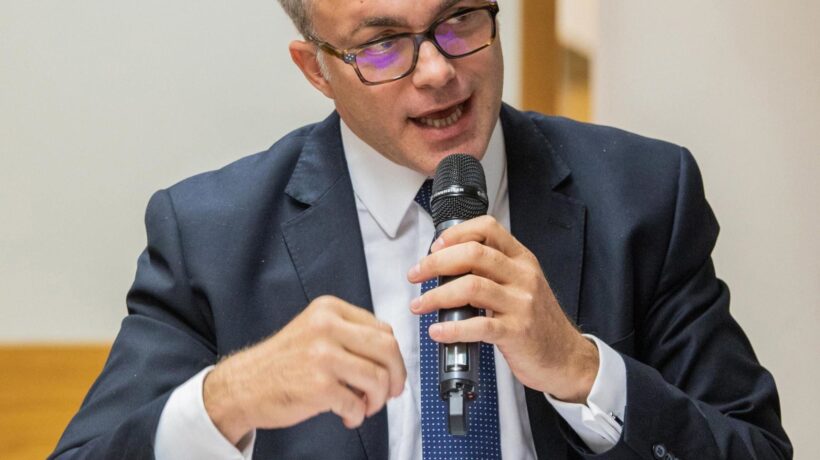 Alla fine Renzi vince la sua partita e piazza Ruffini a gestire il Fisco