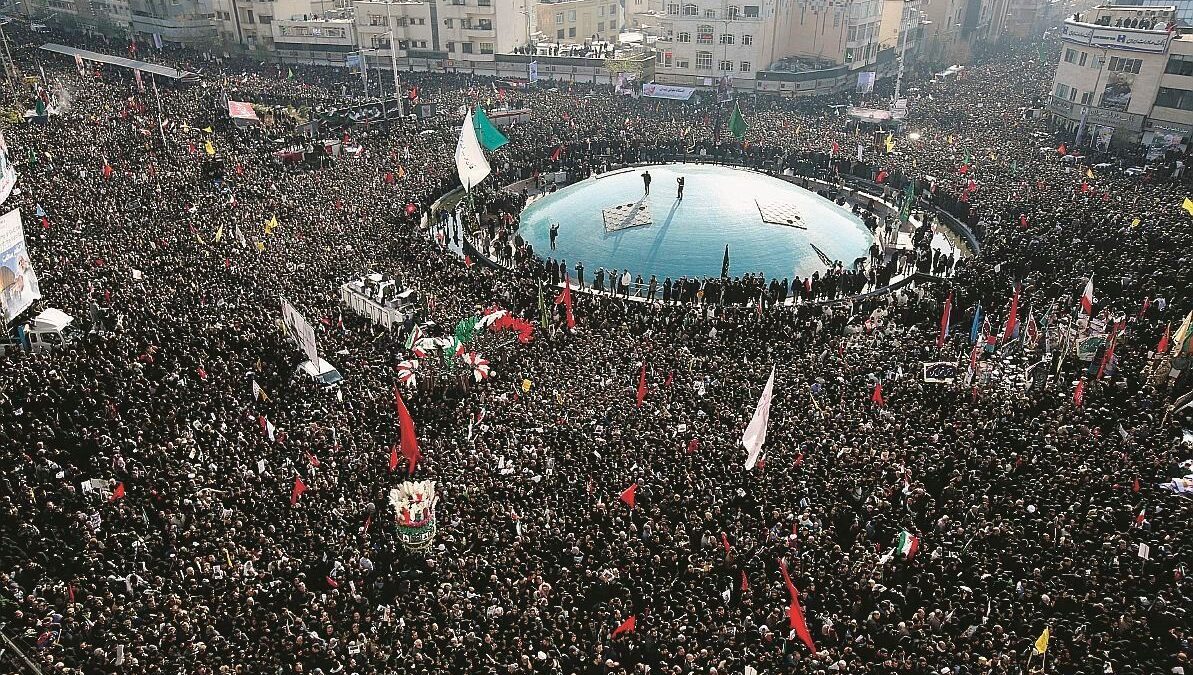 Il generale morto fa il tour dell’Iran. I Pasdaran: «Sarà un nuovo Vietnam»
