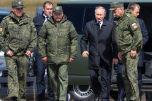 Putin stringe con Haftar e Al Serraj. La crisi libica si risolve al Cremlino
