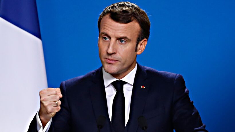 Macron premia con la legion d’onore il fondo che gode per la sua riforma
