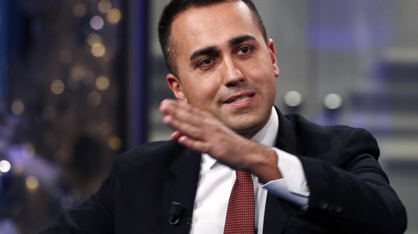 Altri due grillini mollano Di Maio. Lui minaccia: «Faccio cadere tutto»