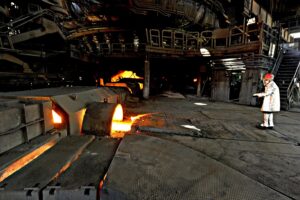 Giudici contro giudice: riacceso il forno Ilva