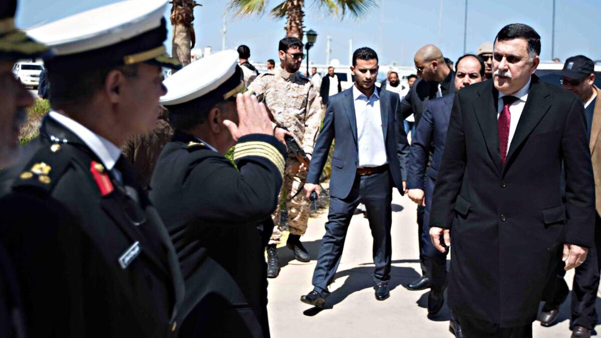 Giuseppi si improvvisa gran paciere e incassa lo schiaffone di Al Serraj