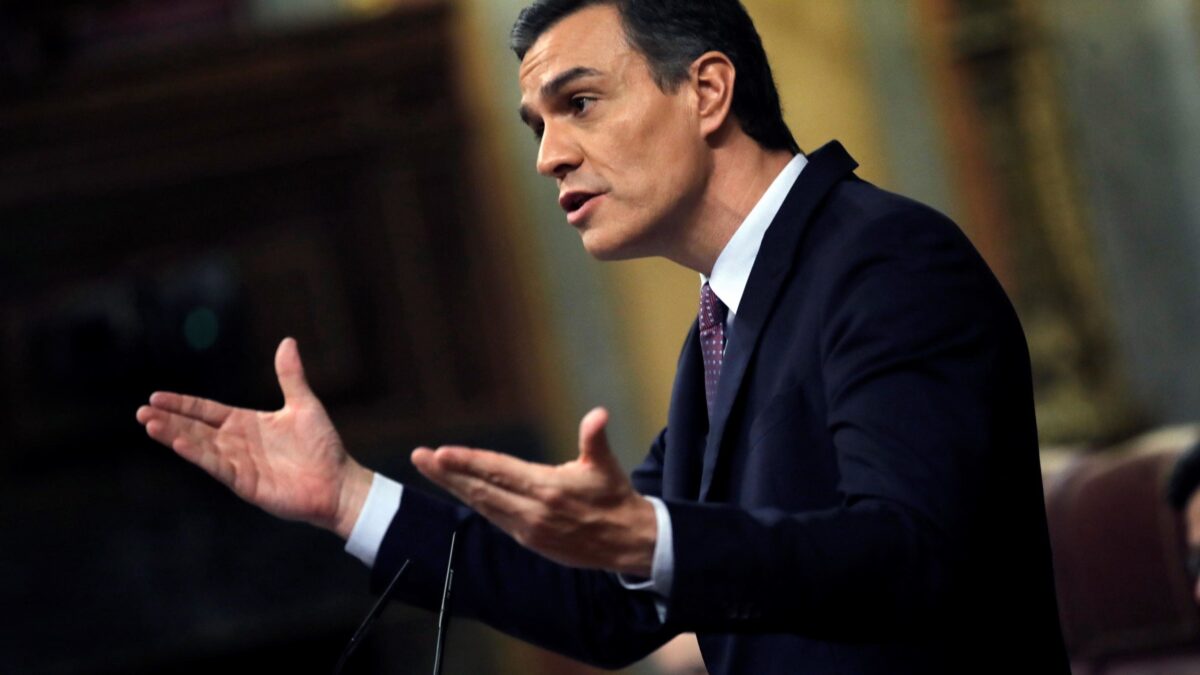 Furia femminista su Sánchez: troppo trans