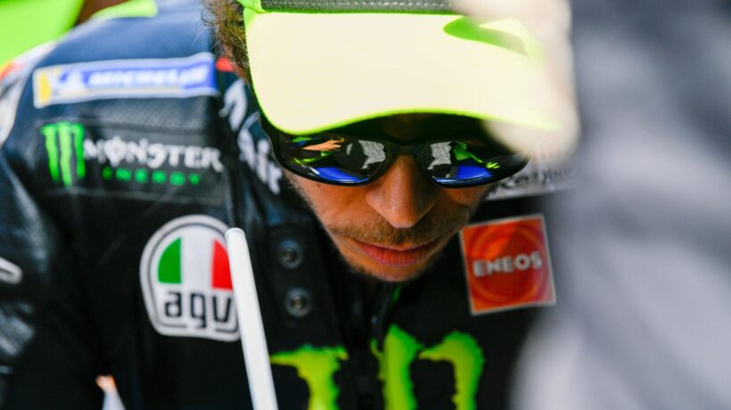 La Yamaha parcheggia il Dottore. Ma Valentino si aggrappa al sellino