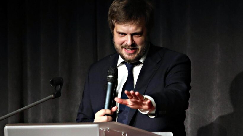 Appello degli influencer dem contro i decreti Sicurezza. L’ala destra del M5s arranca