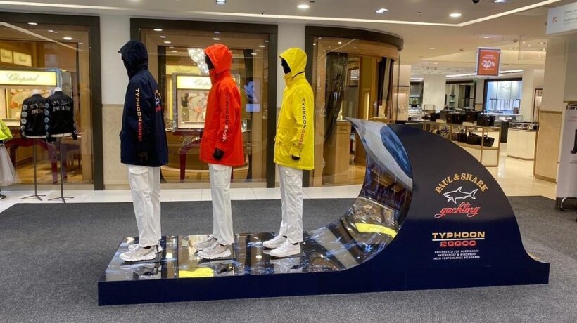 «Giubbotti dalla plastica gettata in mare»