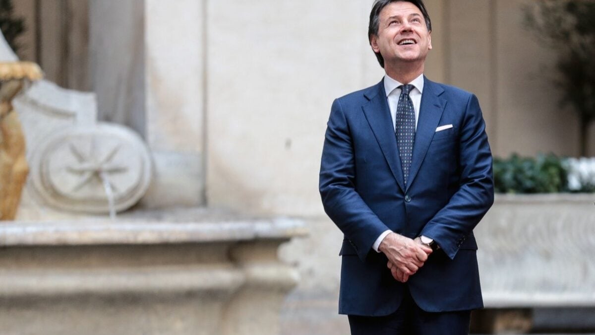 Giuseppi fa lo gnorri sul pasticcio del ministro candidato alle elezioni
