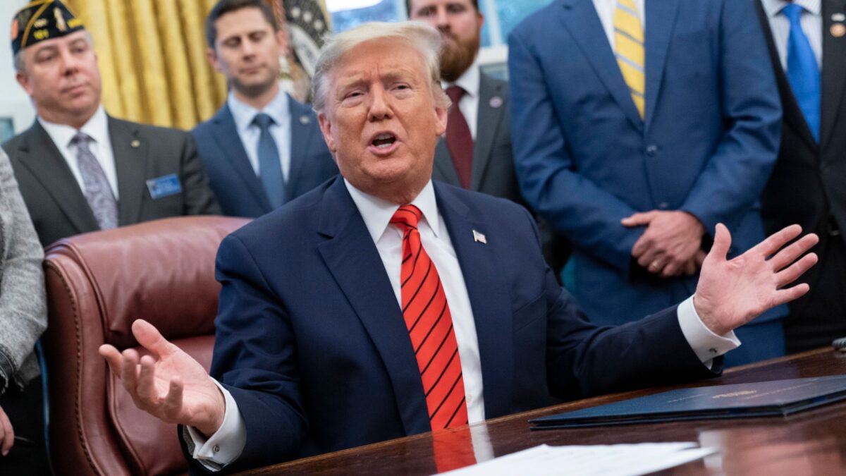 Trump per adesso grazia l’Italia: niente dazi