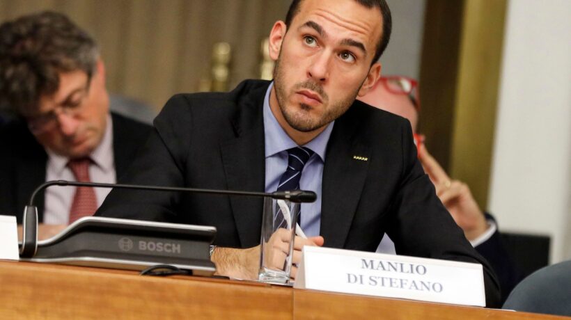 Manlio Di Stefano: «No a un’alleanza tra M5s e Pd. Torniamo a dire qualche vaffa»