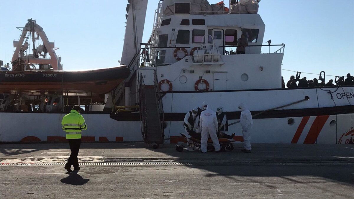Il teorema sulla Open arms: «Decideva tutto Salvini. Conte a favore dello sbarco»