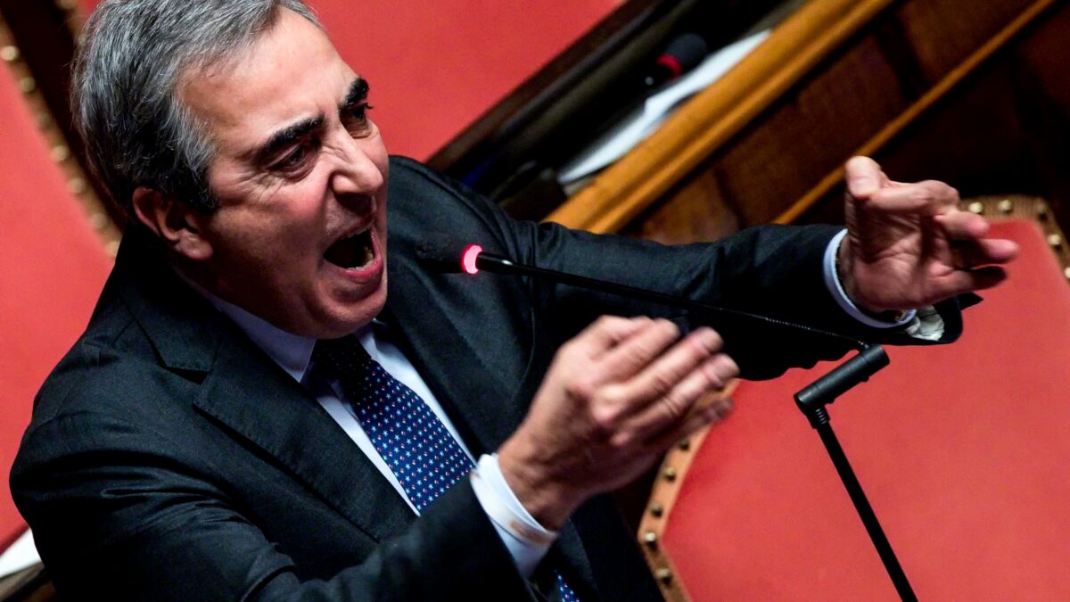 Maurizio Gasparri: «L’unico atto da responsabili è far cadere questo governo»