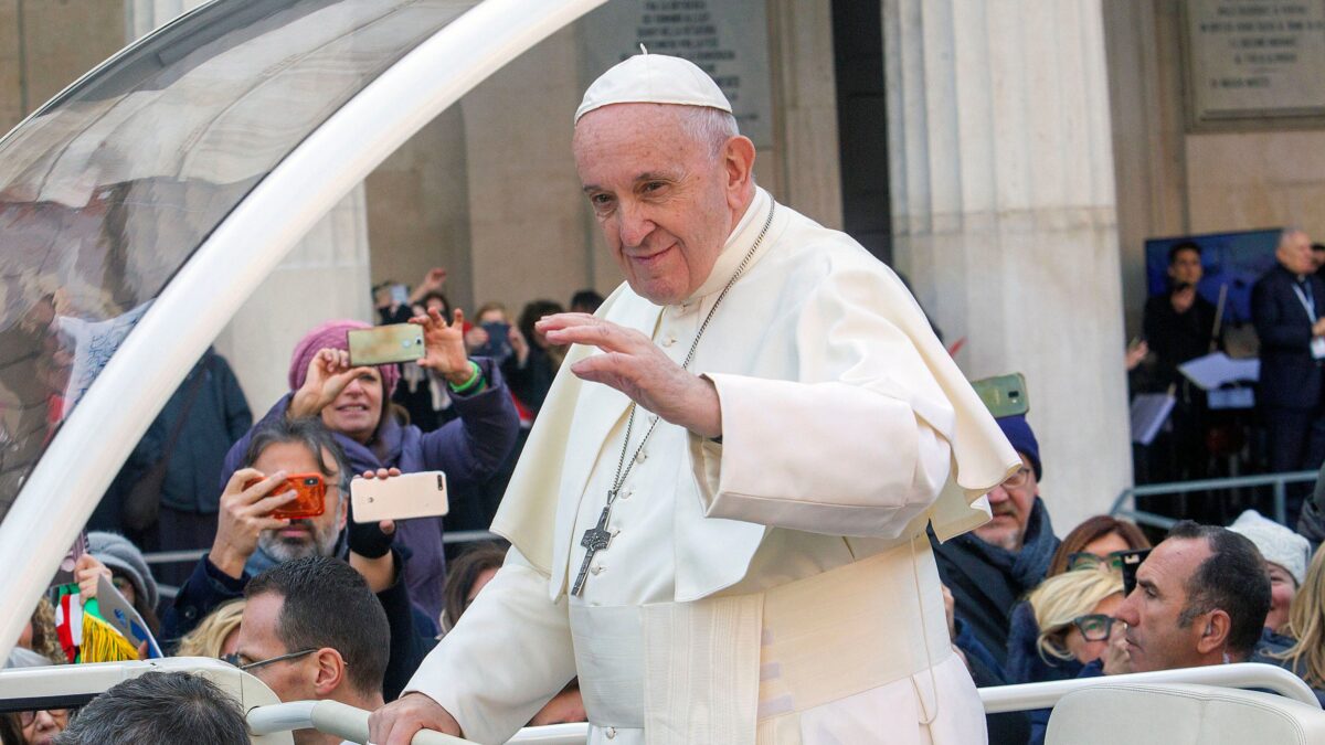 Il Papa tace sui malati ma picchia sempre sui sovranisti