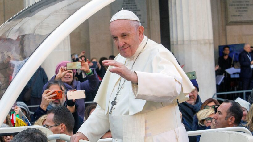Il Papa tace sui malati ma picchia sempre sui sovranisti