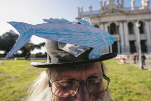Il potere prospera sul «debolismo di Stato»