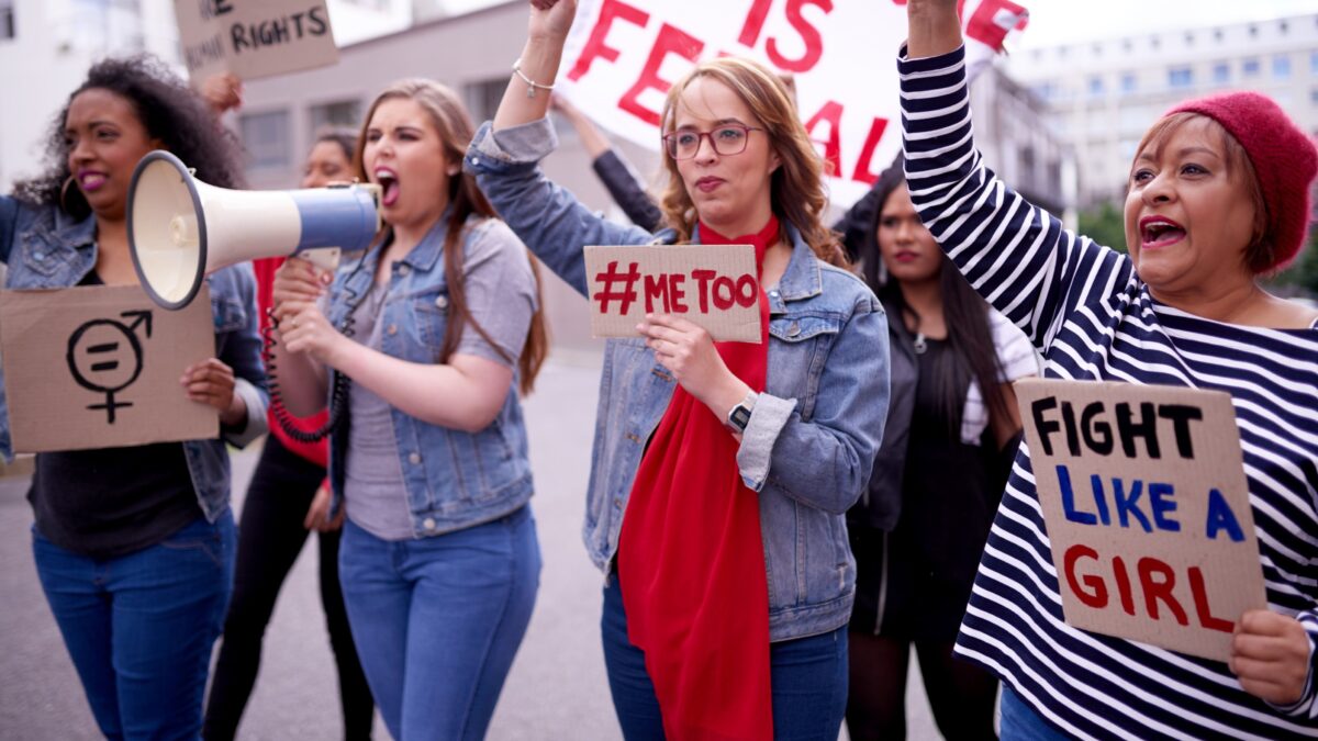 Le femministe milanesi frignano. Vogliono la sede gratis dal Comune