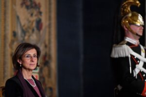 La Cartabia si sente già al Quirinale e allarga i poteri della «sua» Corte