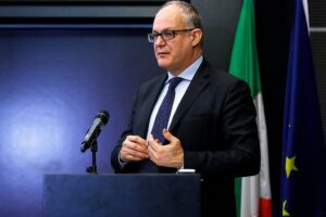 La stangata annunciata del governo: tagli alle pensioni e Iva «rimodulata»
