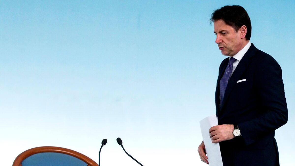 «Esco dall’esecutivo, anzi no». Tra Conte e Italia viva la crisi più ridicola di sempre