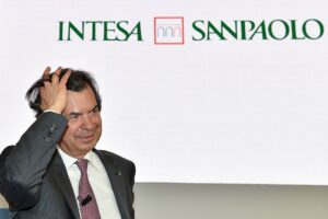 Assieme a Ubi Intesa si mangia i vecchi nemici. E Mps resta sola