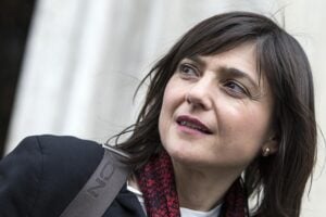Straniero vade retro. L’accoglienza va bene solo se a incassare sono gli amici del Pd