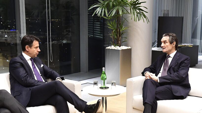 Conte attacca la Lombardia che lo manda a quel paese. Poi, retromarcia sui tamponi