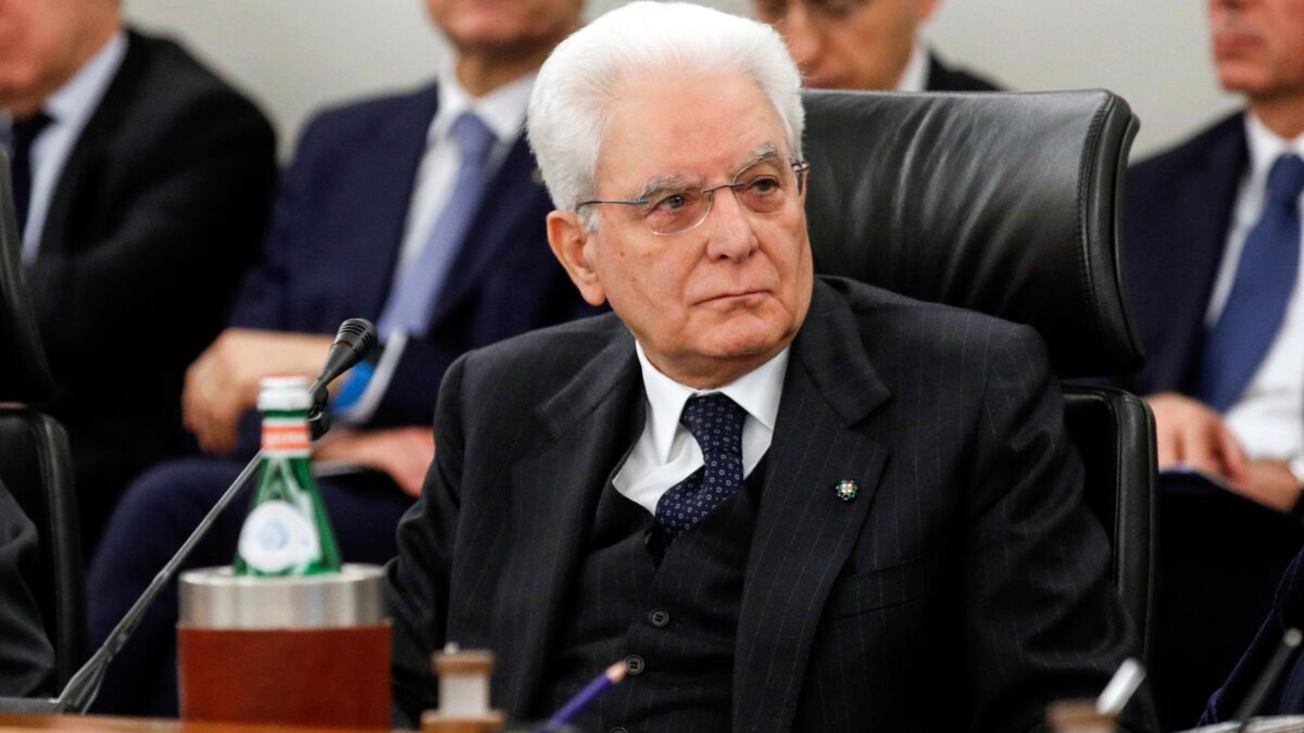 Mattarella mette Conte in isolamento