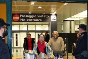 Mezzo mondo sta dando la caccia agli italiani