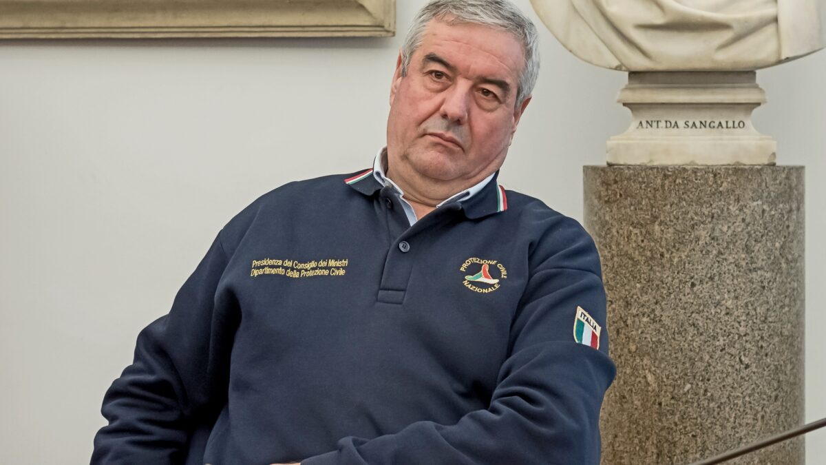 Lo Stato affronta il virus senza armi. Adesso persino Borrelli lo ammette