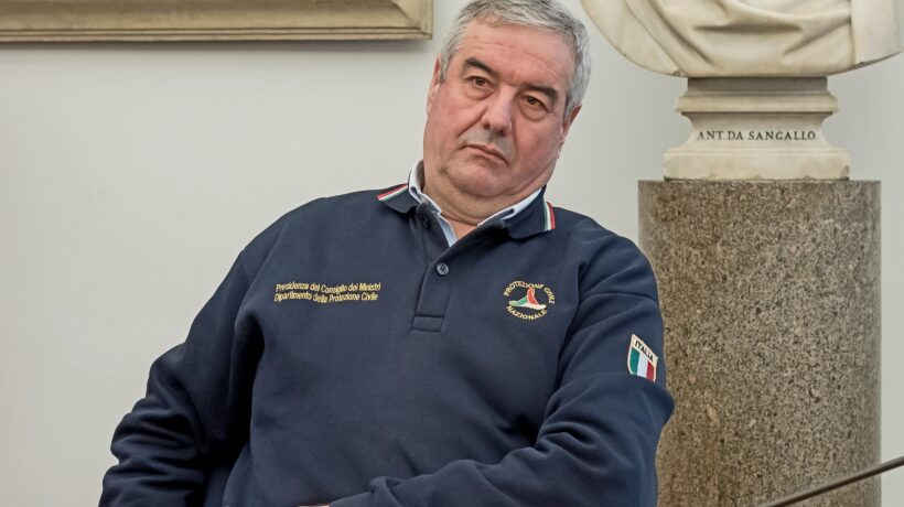 Lo Stato affronta il virus senza armi. Adesso persino Borrelli lo ammette
