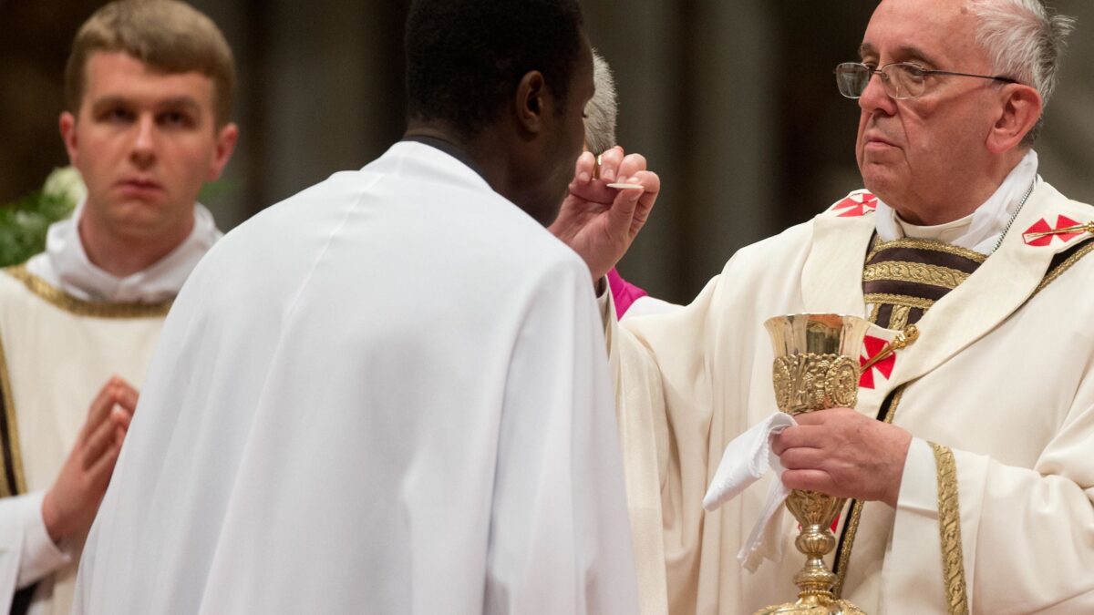 Rosari e quarantena quaresimale. La Chiesa senza messe cerca la via