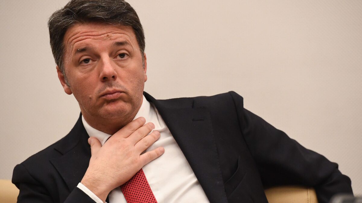 Renzi cerca la ribalta: «Riapriamo tutto». Ma viene seppellito da un coro di fischi