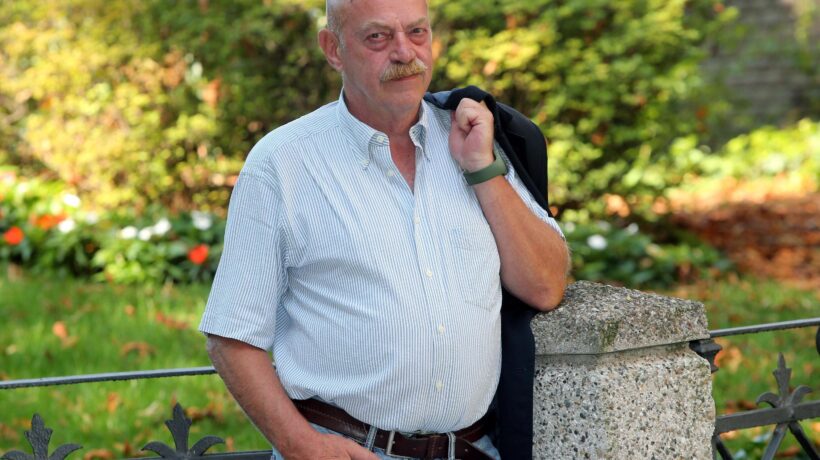 Toni Capuozzo: «Conte è un presidente tragicomico»