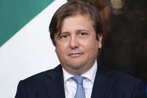 Pierpaolo Sileri: «I virus? Padroni del mondo. E ora arriva un’altra ondata»