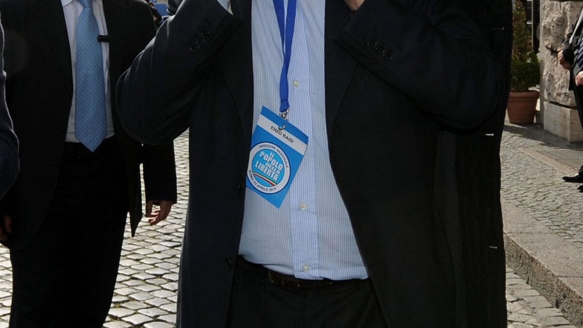 «Si son fatti fregare 6 milioni di mascherine»
