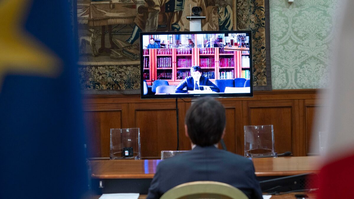 Di chiusura totale non c’è traccia e i sindacati annunciano battaglia