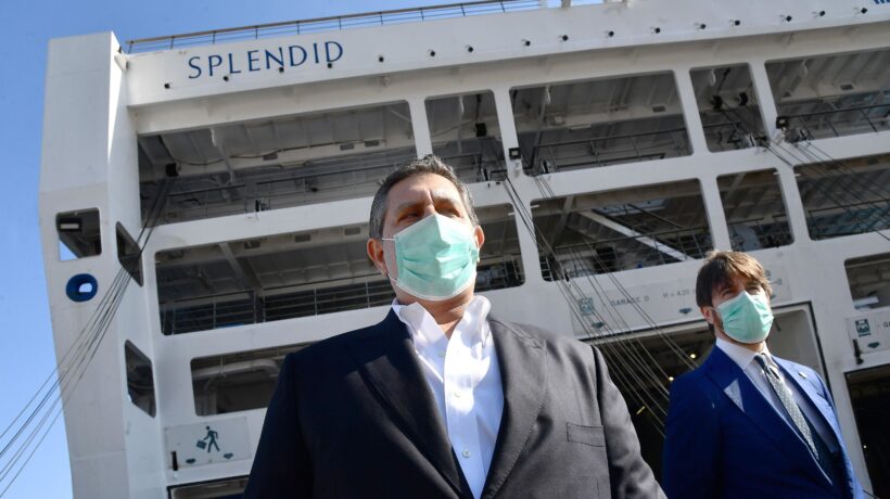 «La pandemia è come la guerra. Ma chiudere tutto non si può»