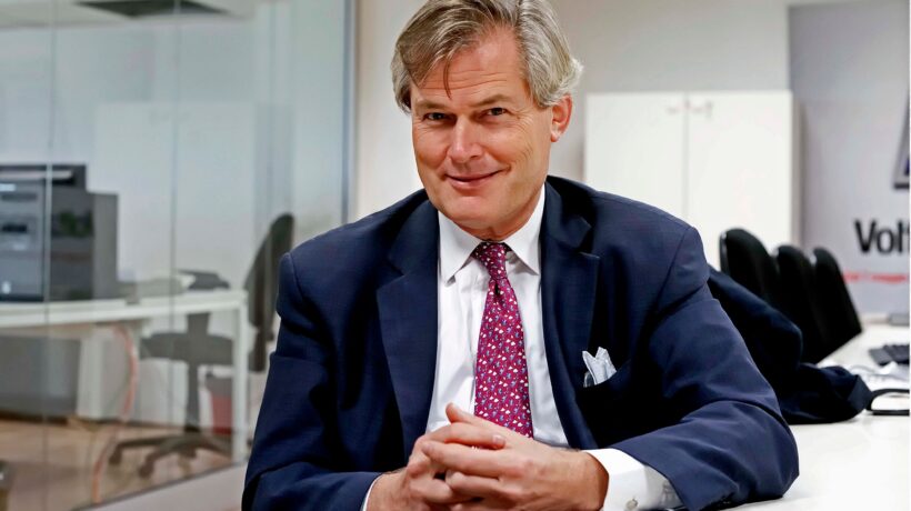 Il consigliere di Conte sostituisce i disinfettanti con «alimenti sani»