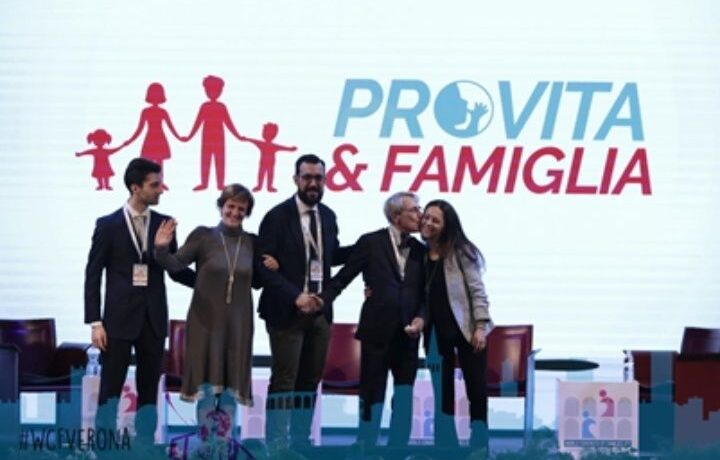 Pro Vita & Famiglia: «La famiglia al centro della politica. Attuale il messaggio del Wcf di Verona di un anno fa»