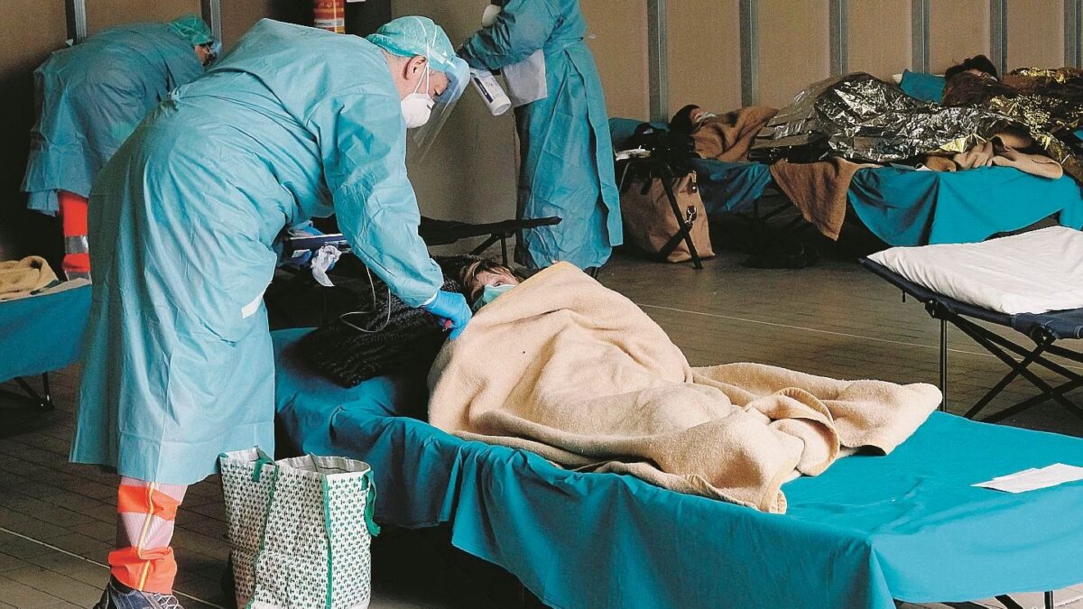 Borrelli gela Milano: niente ospedale in Fiera