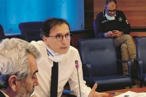 Boccia fa ironia sulle mascherine. Ora se ne vada assieme a Borrelli