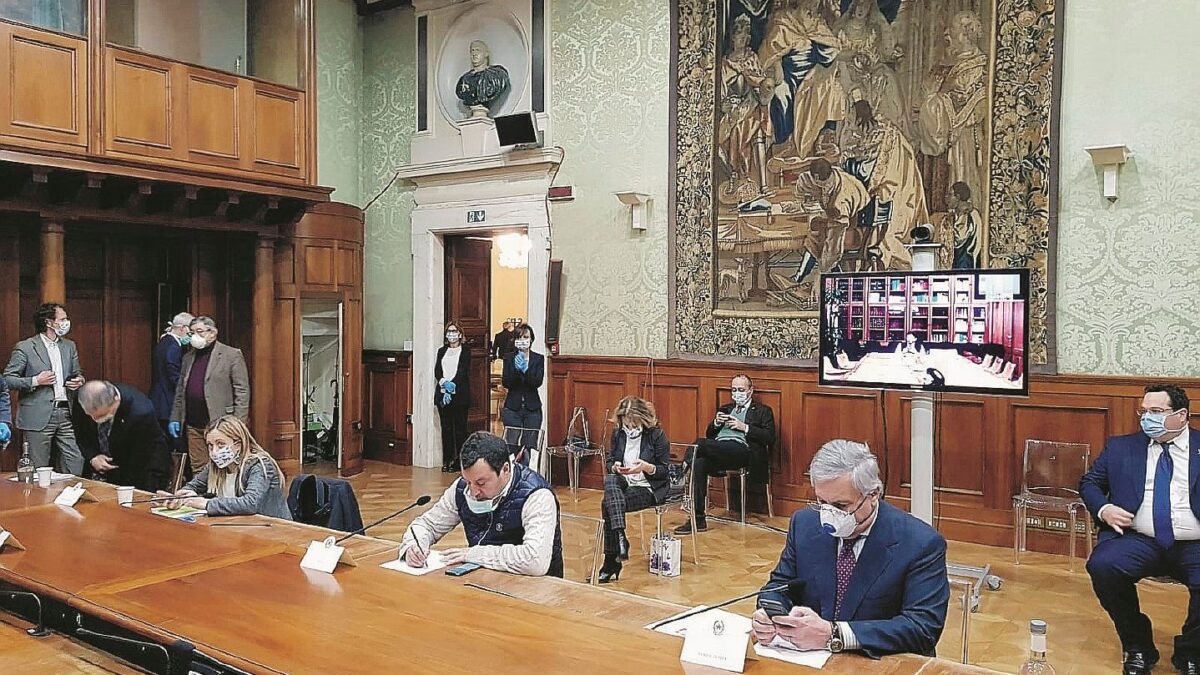Conte si piega al Colle e vede il centrodestra
