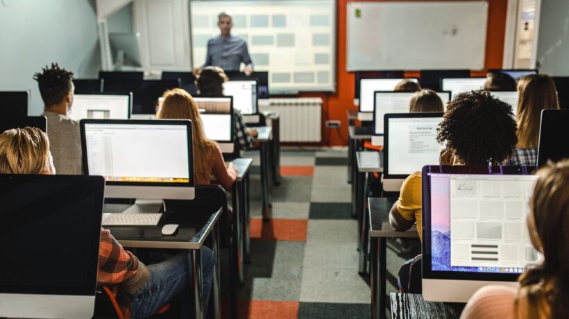 La scuola al computer? Sì, ma quanti soldi buttati