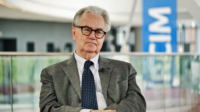 «In Italia tuttologi stregoni e oroscopi sono più considerati del parere medico»