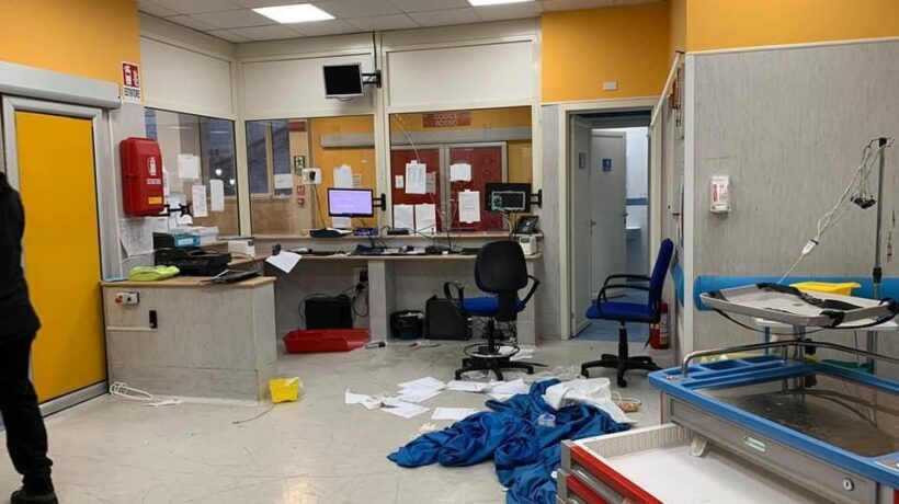 Morta una donna durante il raid in ospedale
