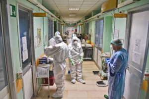 Ospedali allo stremo e mancano i medici