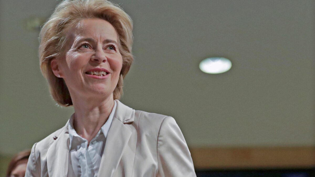 Ma quanto è generosa l’Ue: «Non vi lasceremo soli». Poi annuncia una mancetta