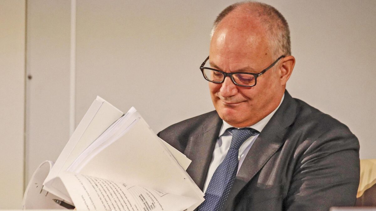 Chiedere aiuto al Mes è folle. Serve soltanto a mettere il cappio al collo del Paese